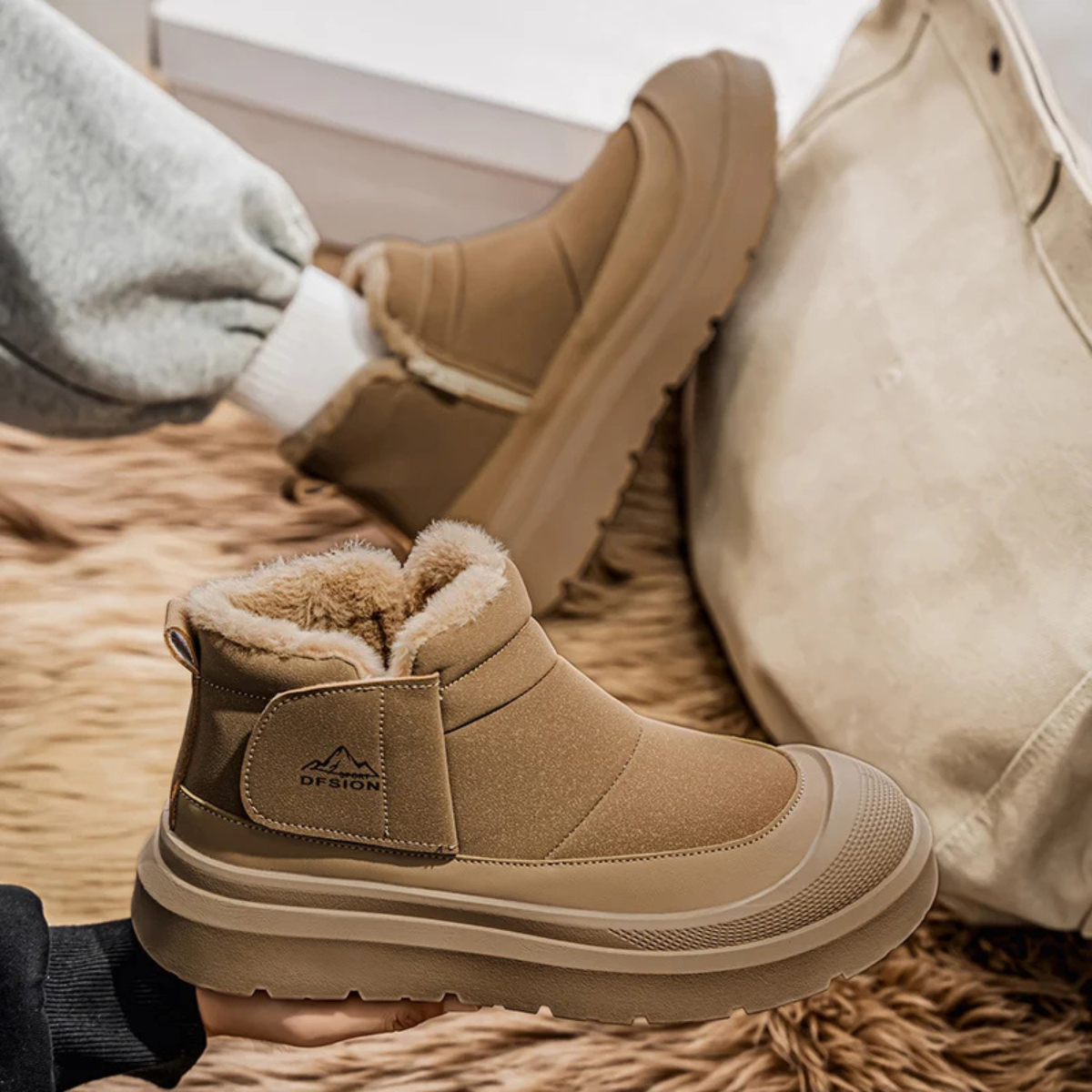 The Frascati Men’s Waterproof Fur Lined Slip On Anti Slip Ankle Snow Boots