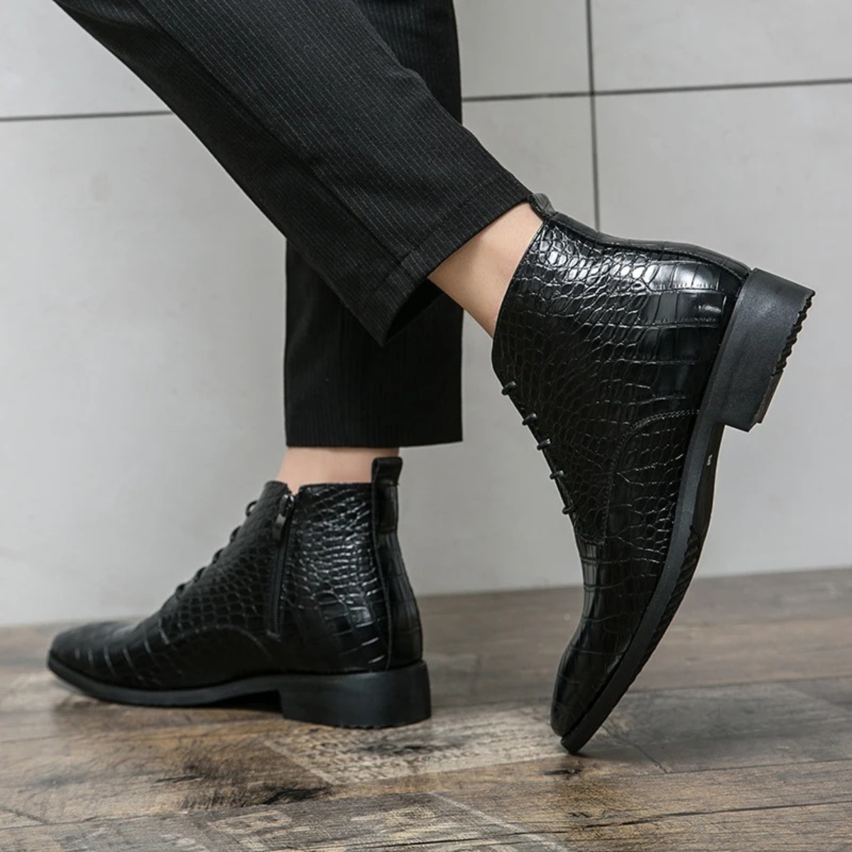 The Stromboli Men’s Crocodile Pattern Leather Ankle Boots - Black