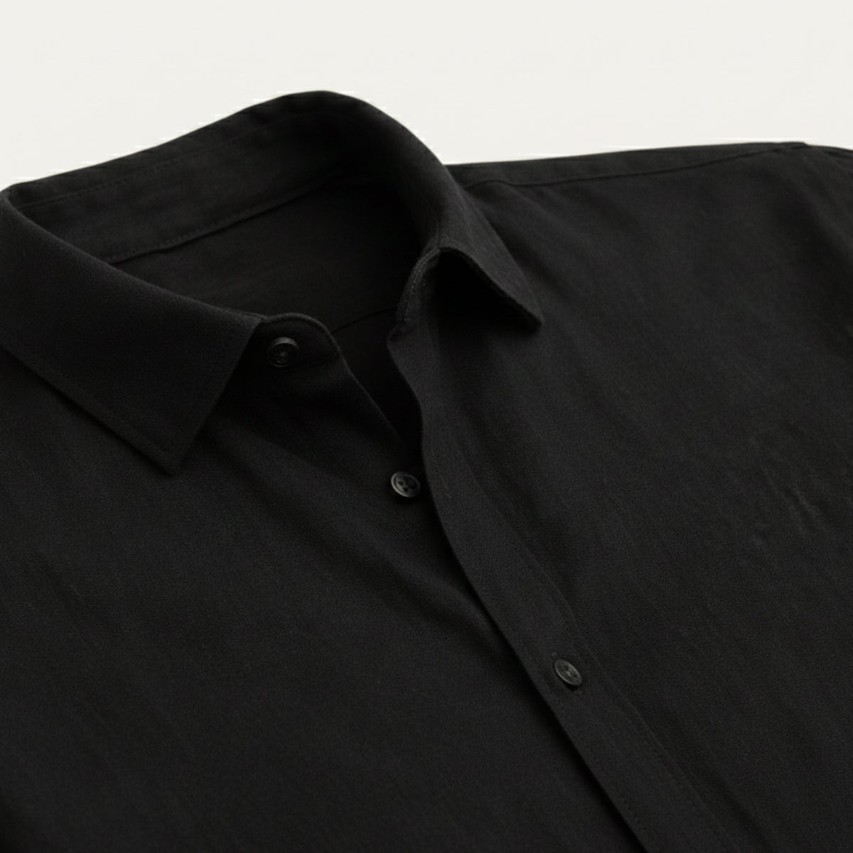The Rovato Men's Lightweight Long Sleeve Button Shirt