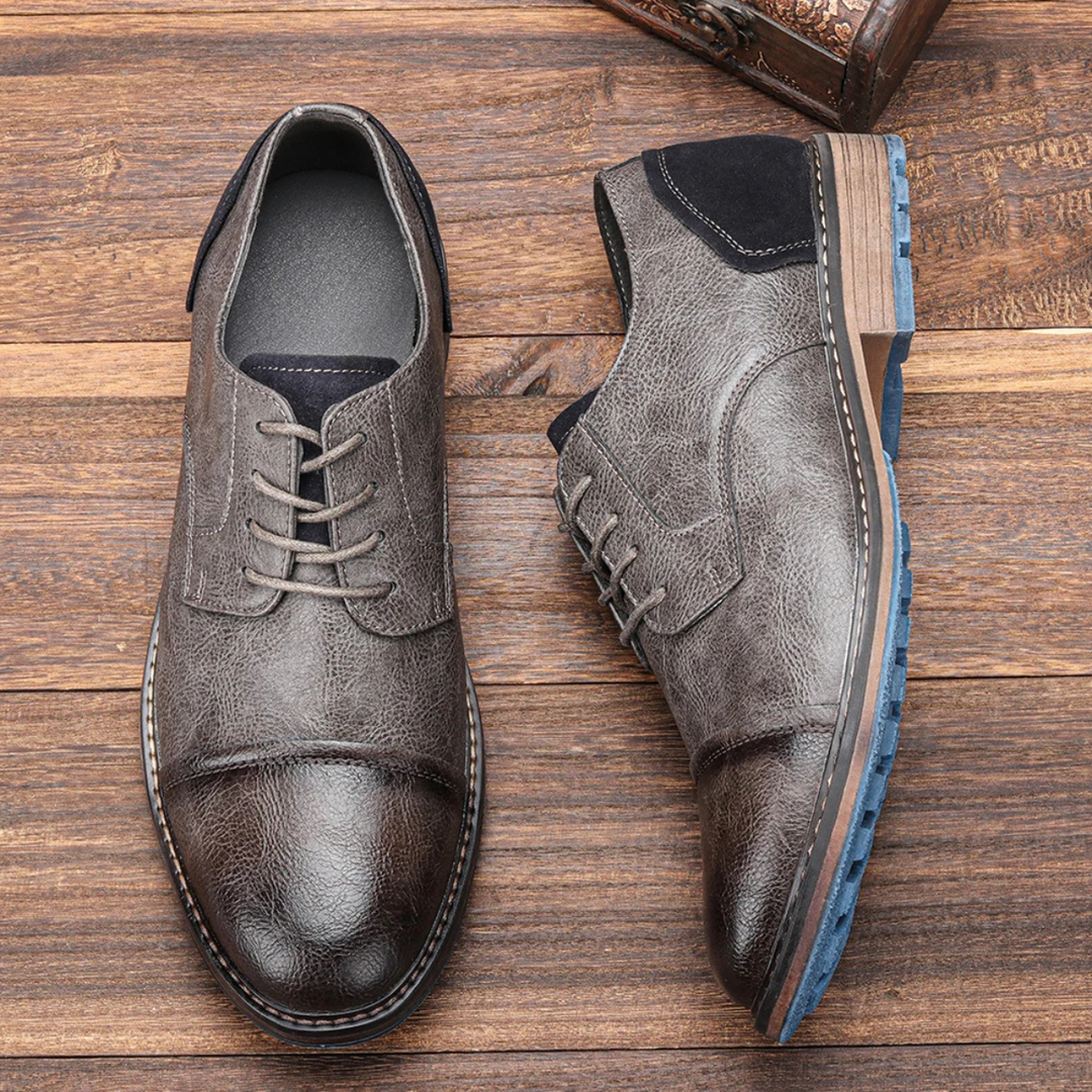 The Monferrato Men’s Retro Lace Up Leather Oxford Shoes