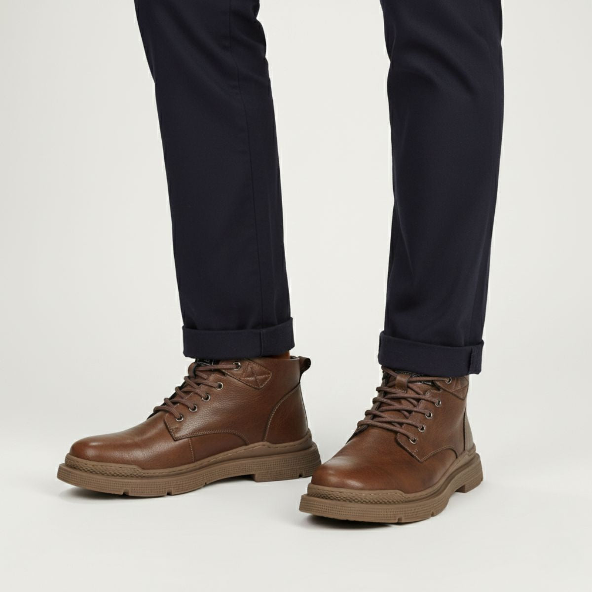 The Silverfield Men’s Classic Lace Up Leather Ankle Snow Boots