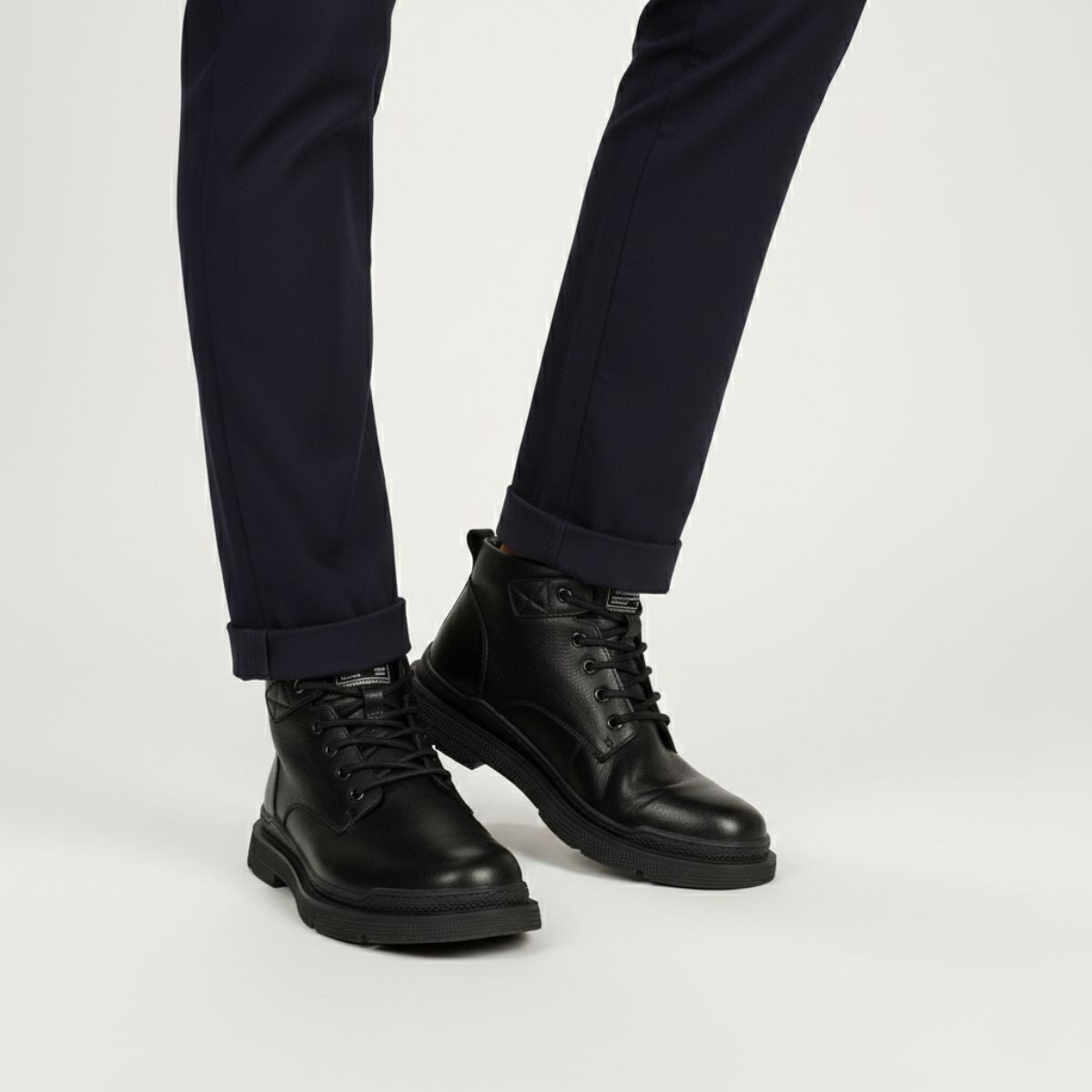 The Silverfield Men’s Classic Lace Up Leather Ankle Snow Boots