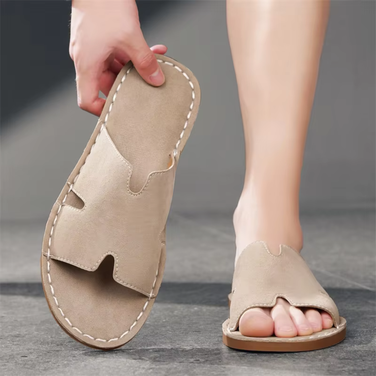 The Brentwood Men’s Lightweight Summer Slide Sandals
