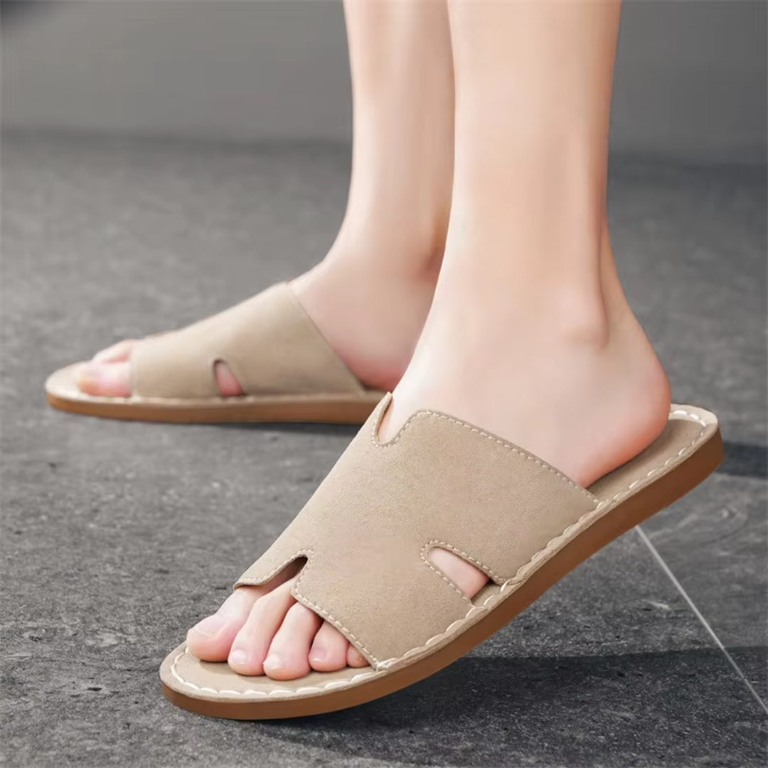 The Brentwood Men’s Lightweight Summer Slide Sandals
