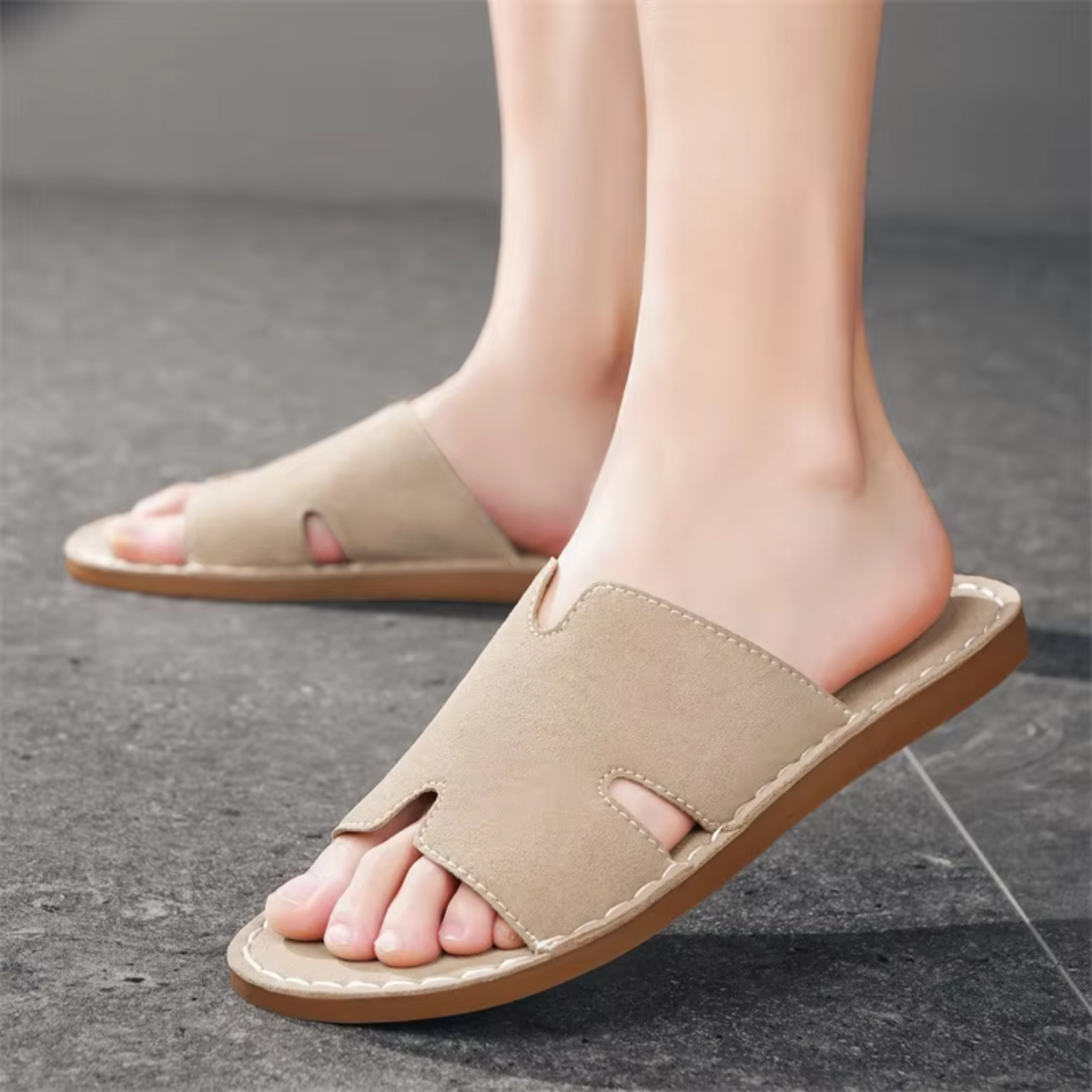 The Brentwood Men’s Lightweight Summer Slide Sandals