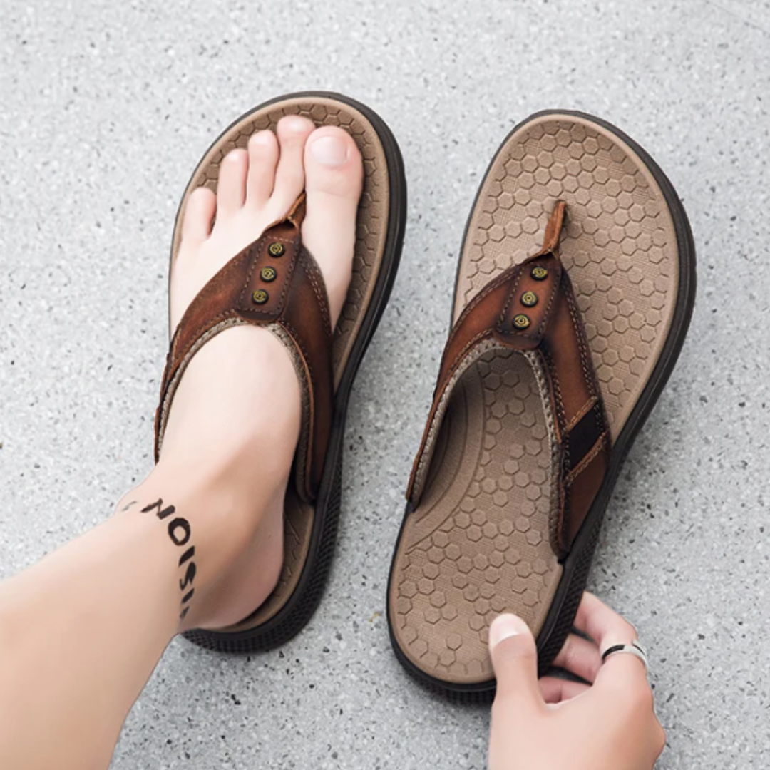 The Georgetown Men’s Arch Support Leather Flip Flops