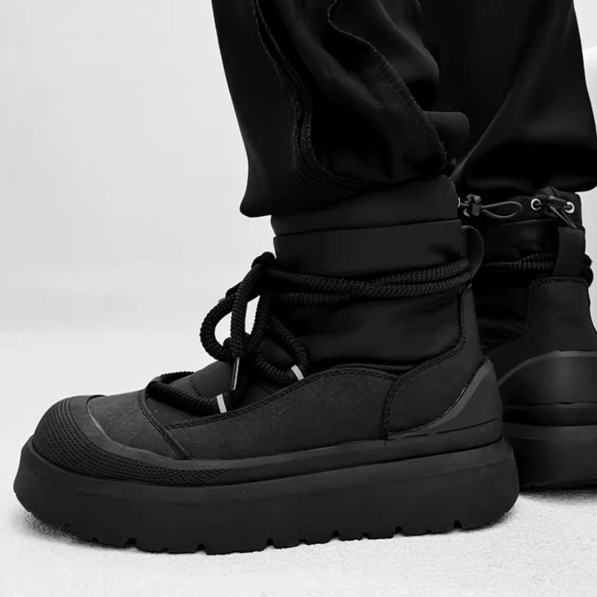 The Terracina Men’s Lace Up Warm Lined Anti Slip Ankle Snow Boots