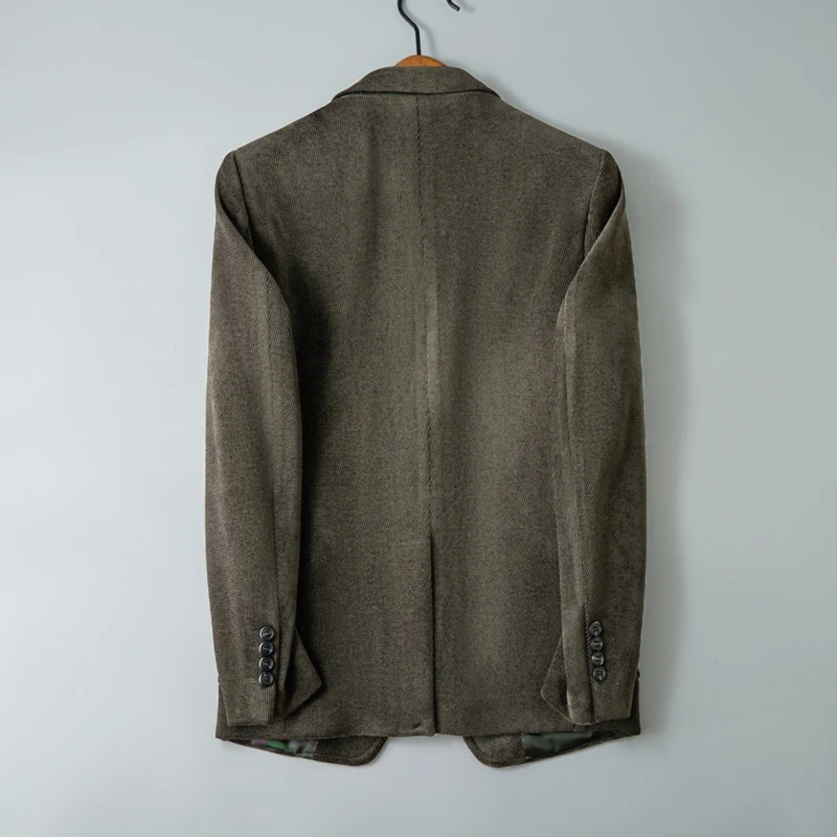 The Anzio Men’s Classic Single Breasted Wool Blend Tweed Blazer