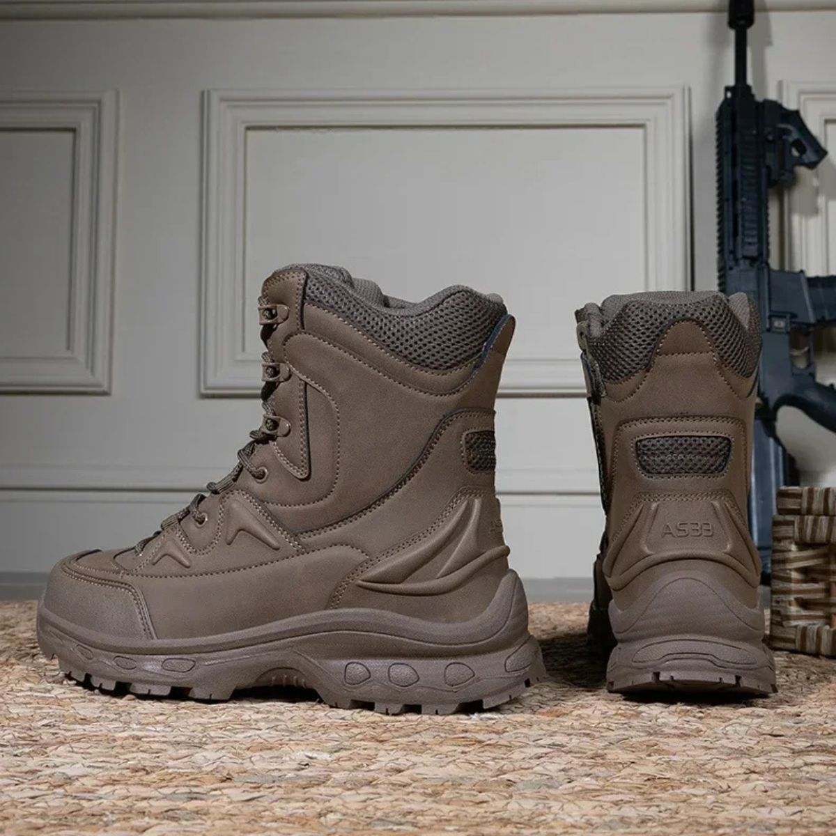 The Windmill Ridge Men’s Durable Tactical Waterproof Snow Boots