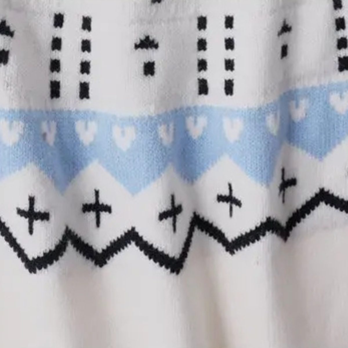 The Westfield Men’s Round Neck Warm Snowflake Knit Christmas Sweater