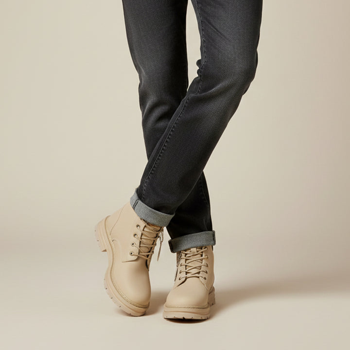 The Silverlake Men’s Cozy Fur Lined Insulated Snow Boots